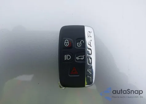 2017 Jaguar F-Pace First Edition z USA, uszkodzony, nr VIN SADCP2BV9HA056400